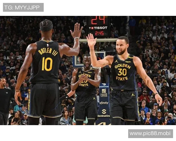 科尔致歉，波神存在隐患！勇士操作引热议，库里或赛季报销